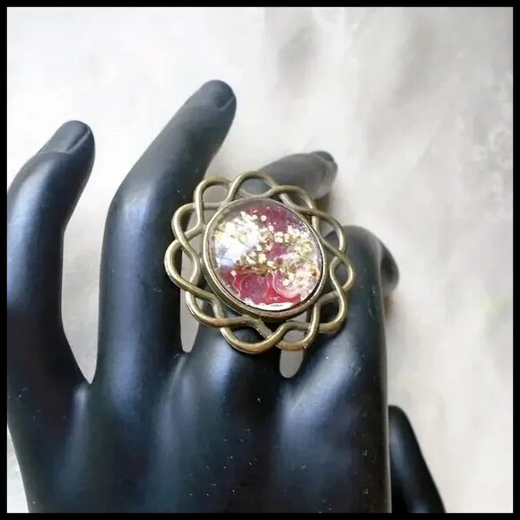 Statement Ring with Dried Pressed Flowers is One of a Kind Cottagecore - Picture 3 of 11